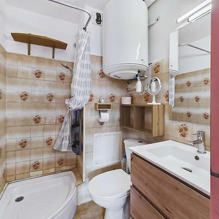 2 Pieces Avec Loggia Amenagee A Marseillan-plage Appartement *